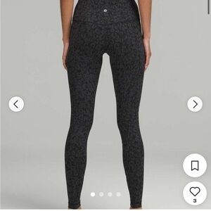 black lululemon leggings